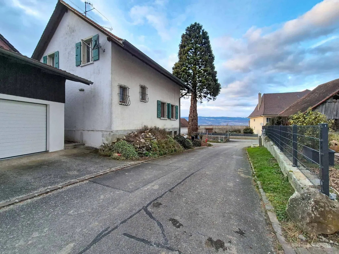 Maison individuelle avec potentiel d'augmentation de valeur - Photo 1 sur 13