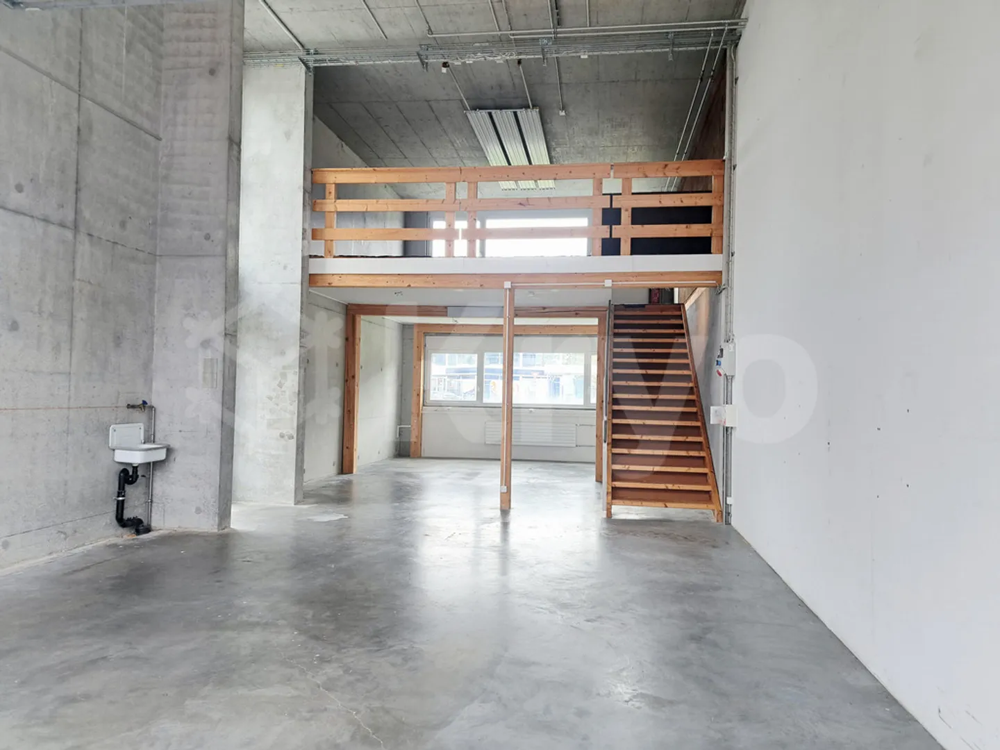 DUCATS 40, Commercial space with mezzanine - Photo 3 of 6