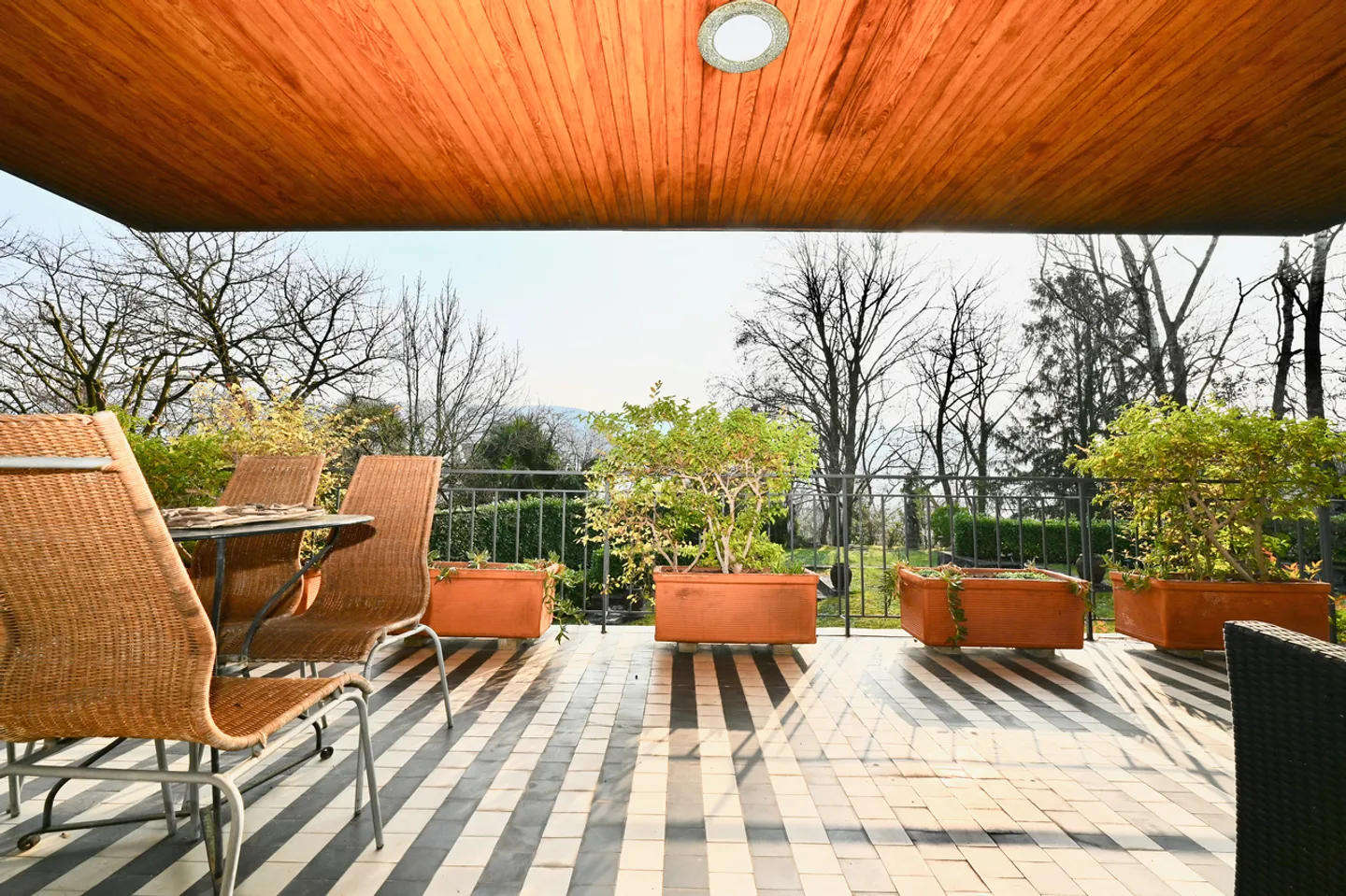 Proprietà prestigiosa con grande giardino e alto potenziale a Vacallo - Foto 23 di 25