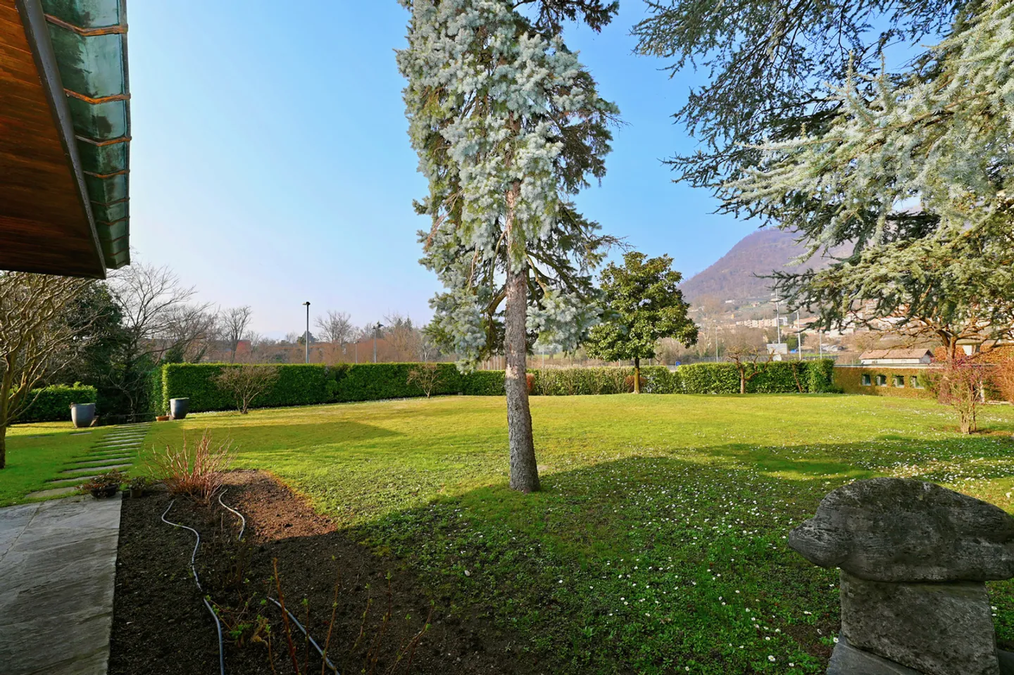 Proprietà prestigiosa con grande giardino e alto potenziale a Vacallo - Foto 24 di 25