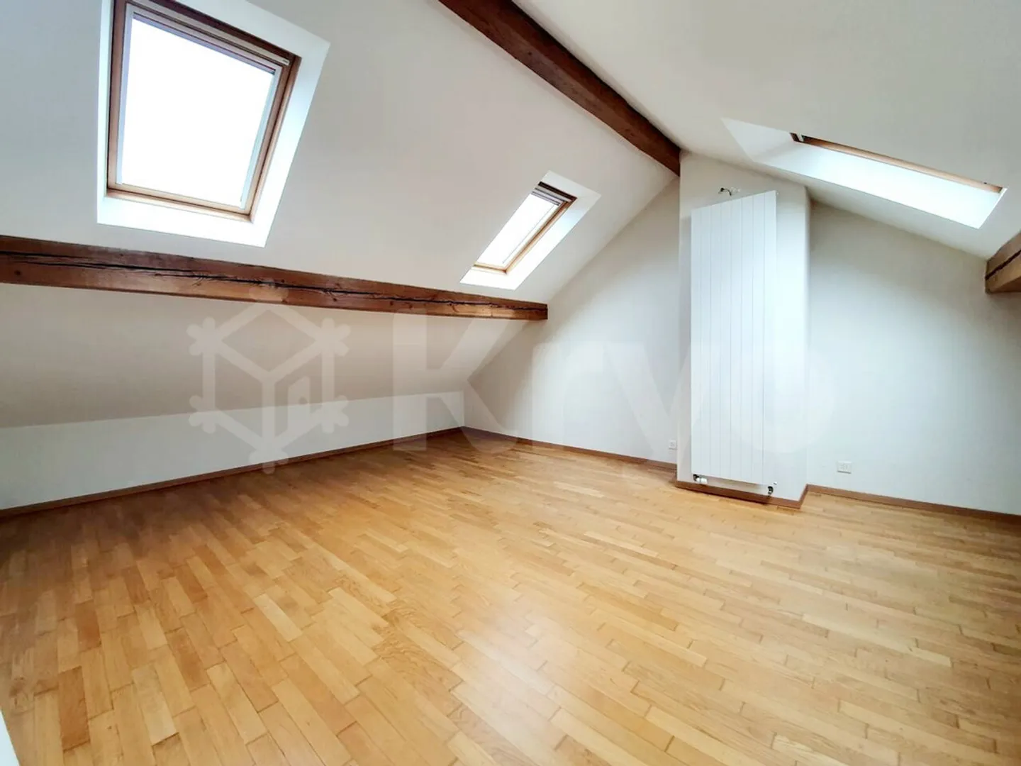 GRAND-PONT 3, 2.5-room duplex apartment with exposed beams - Photo 4 of 7