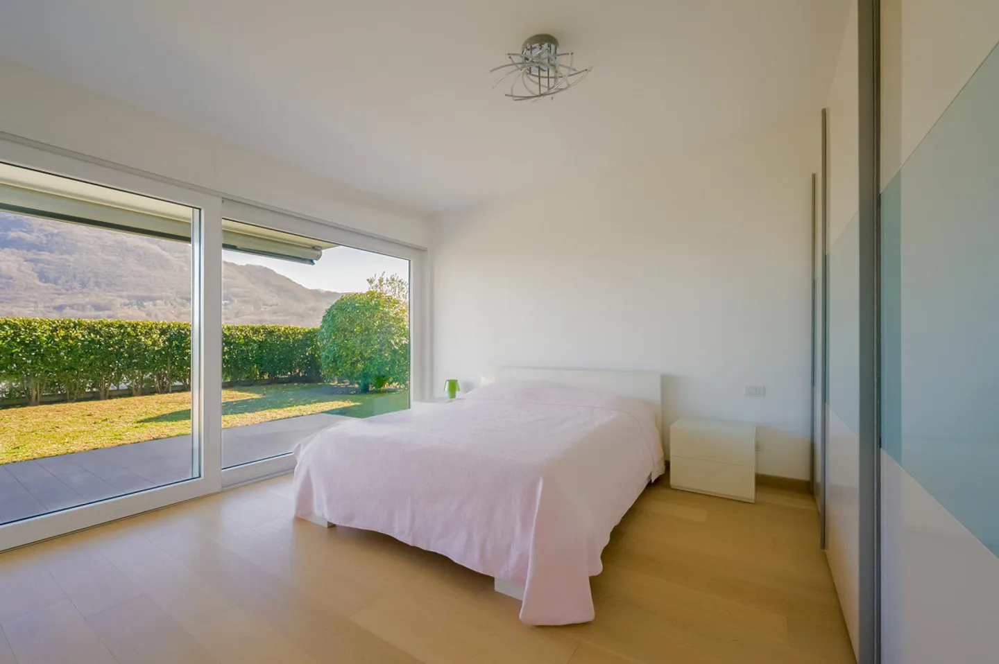 Spacious 6.5-room apartment with garden near TASIS school - Photo 2 of 10