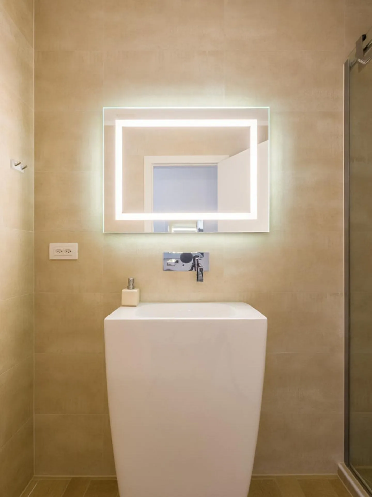 Spacious 6.5-room apartment with garden near TASIS school - Photo 9 of 10