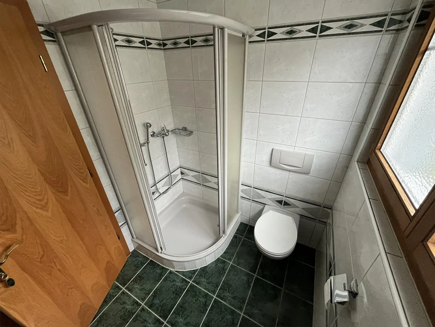 Casa unifamiliare di 6,5 stanze con giardino, patio, terrazza (46 m²) e doppio garage - Foto 7 di 22