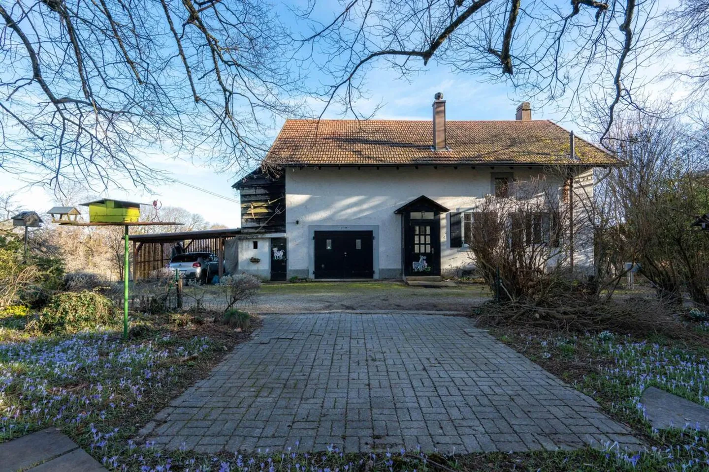 Charming House with Lake View - Photo 10 of 13
