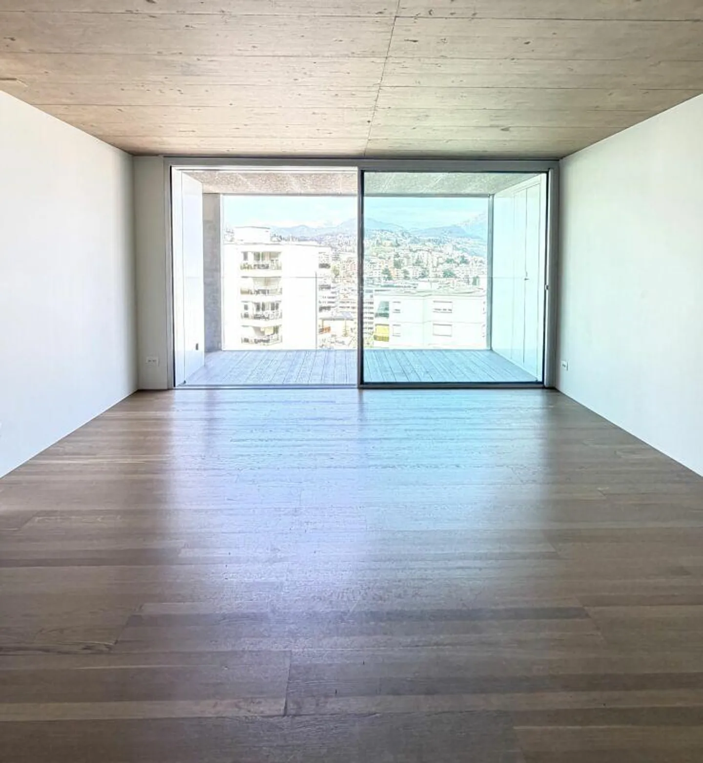 Modernes 3.5-Zimmer mit Seeblick - Foto 4 von 15