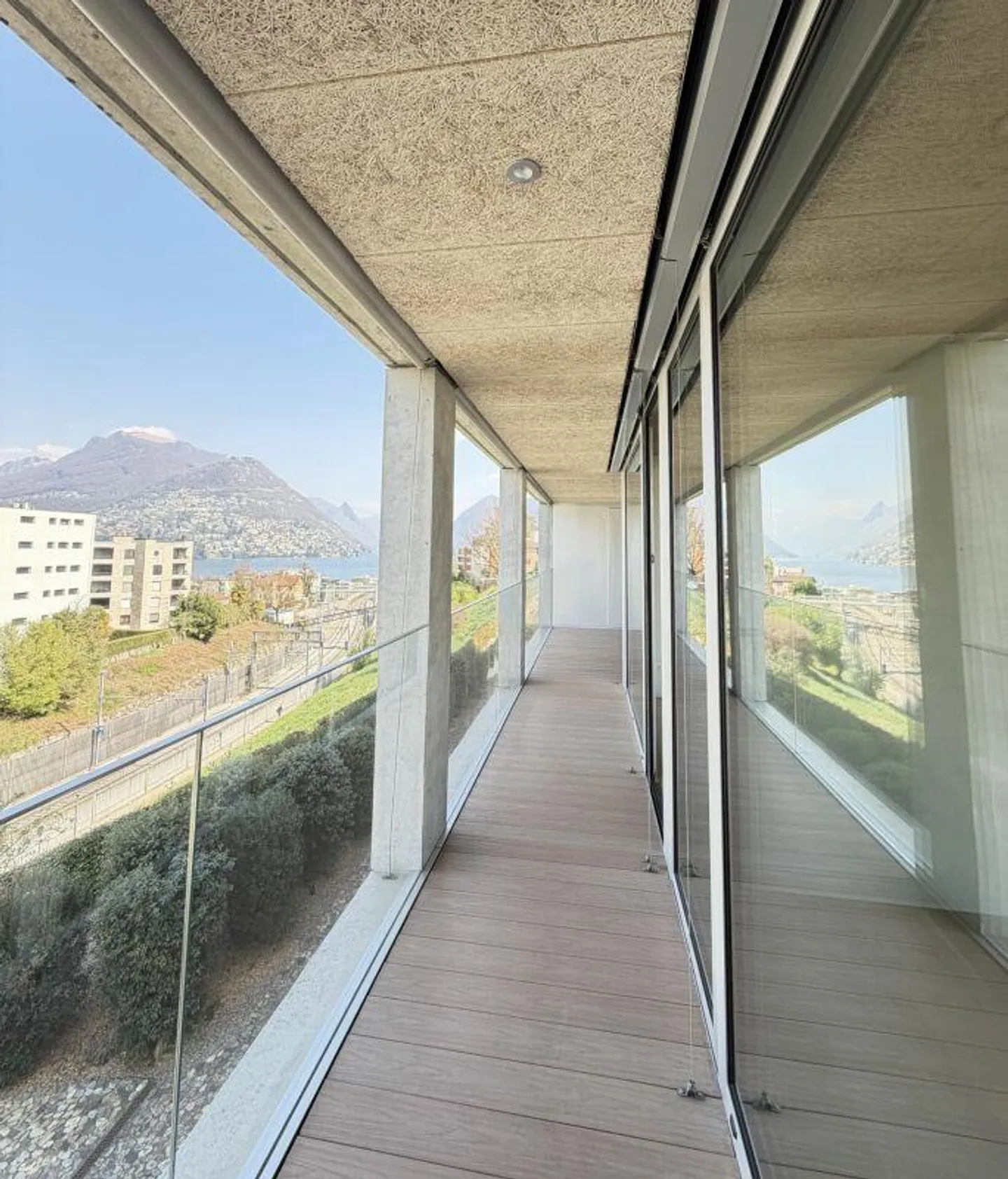 Modernes 3.5-Zimmer mit Seeblick - Foto 10 von 15