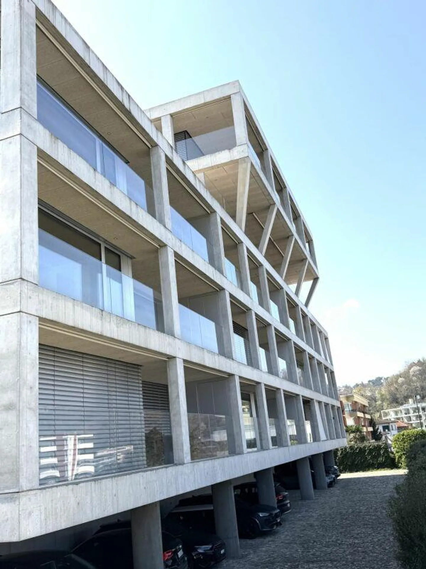 Modernes 3.5-Zimmer mit Seeblick - Foto 14 von 15