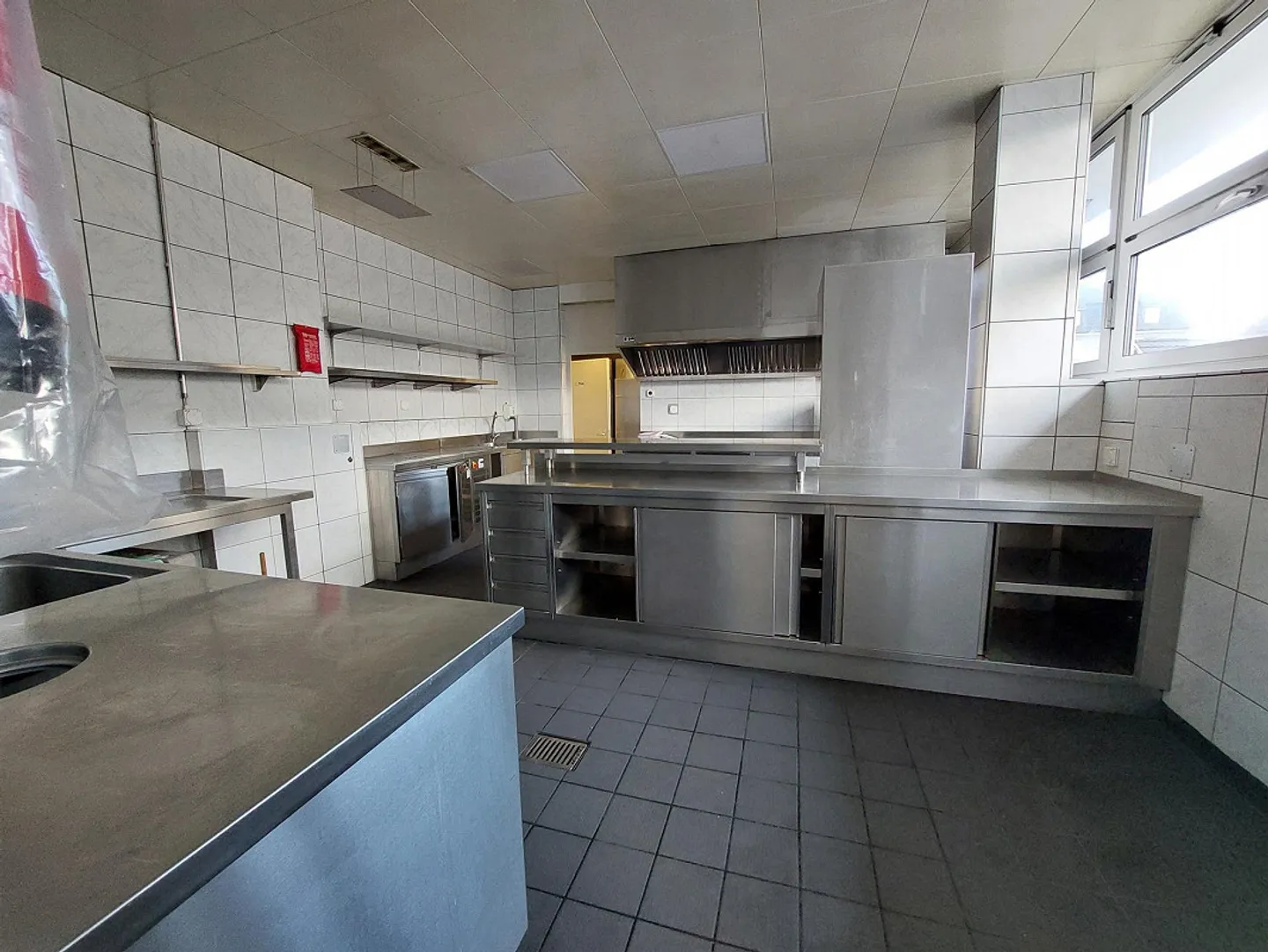 Representative - Central - Flexibly Usable - Photo 4 of 9