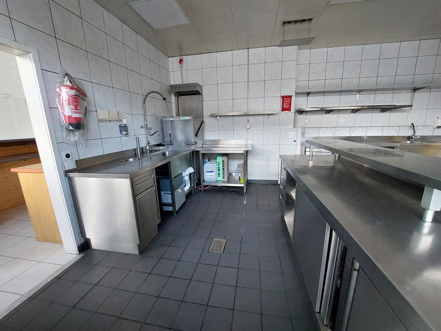 Representative - Central - Flexibly Usable - Photo 9 of 9