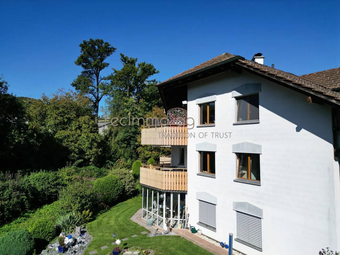 Spacious 6.5-room maisonette apartment in Bremgarten - 190 m² with renovation potential - Photo 1 of 11