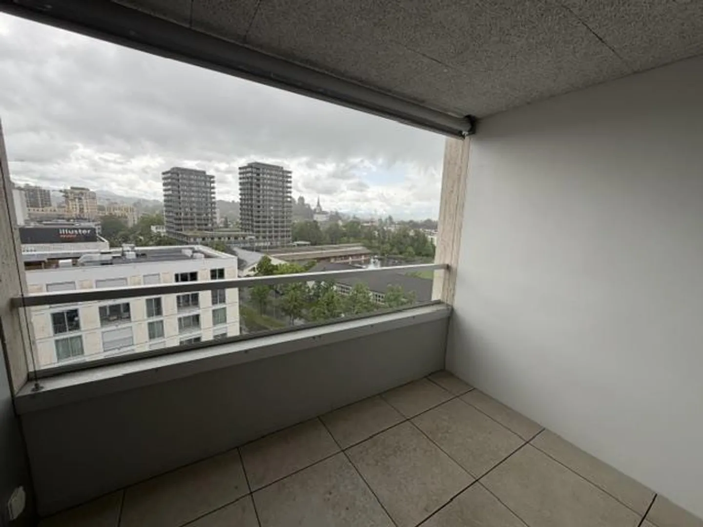 Modern 3 1/2-room apartment seeks new tenant - Photo 2 of 15