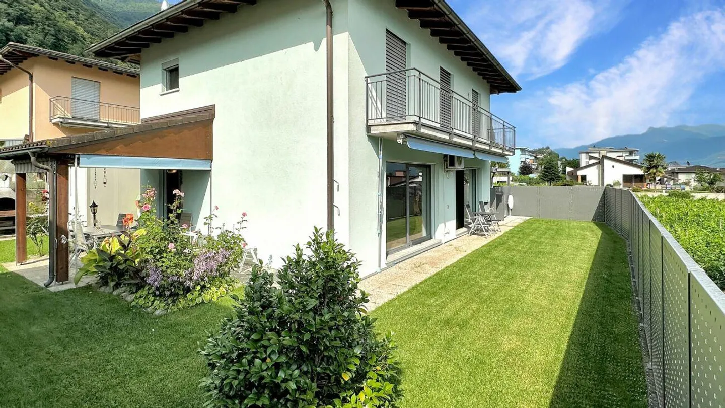 Gordola - Casa con monolocale / Einfamilienhaus mit Studio - Foto 1 di 15