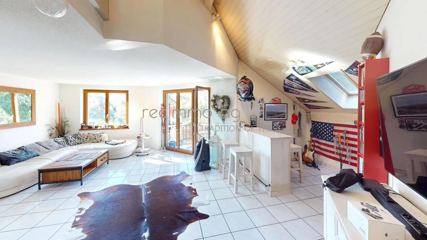 Spacious 6.5-room maisonette apartment in Bremgarten - 190 m² with renovation potential - Photo 2 of 11