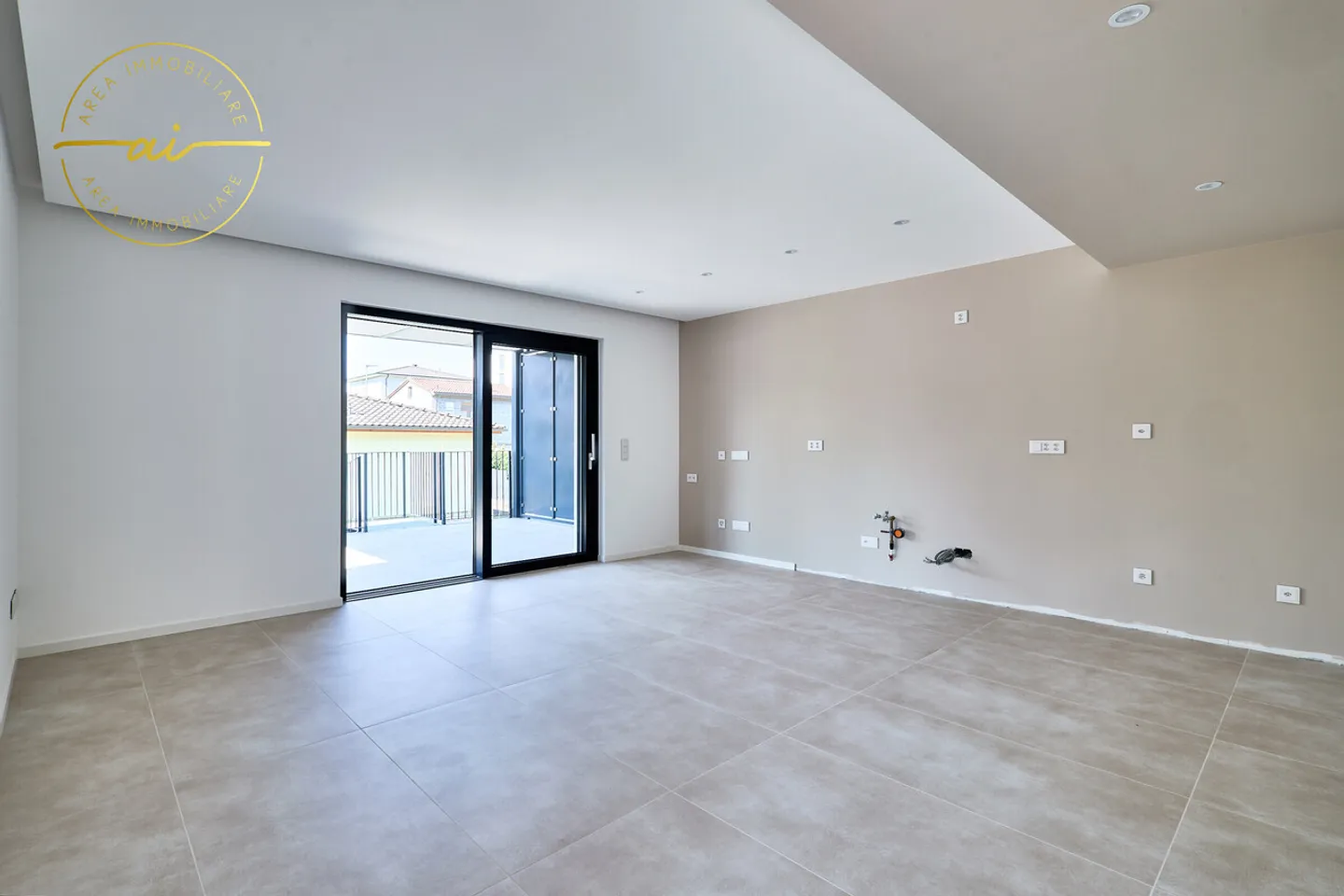 Appartamento moderno con giardino - Foto 4 di 12