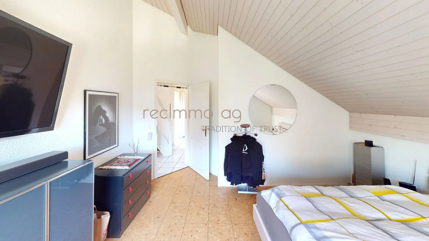 Spacious 6.5-room maisonette apartment in Bremgarten - 190 m² with renovation potential - Photo 7 of 11