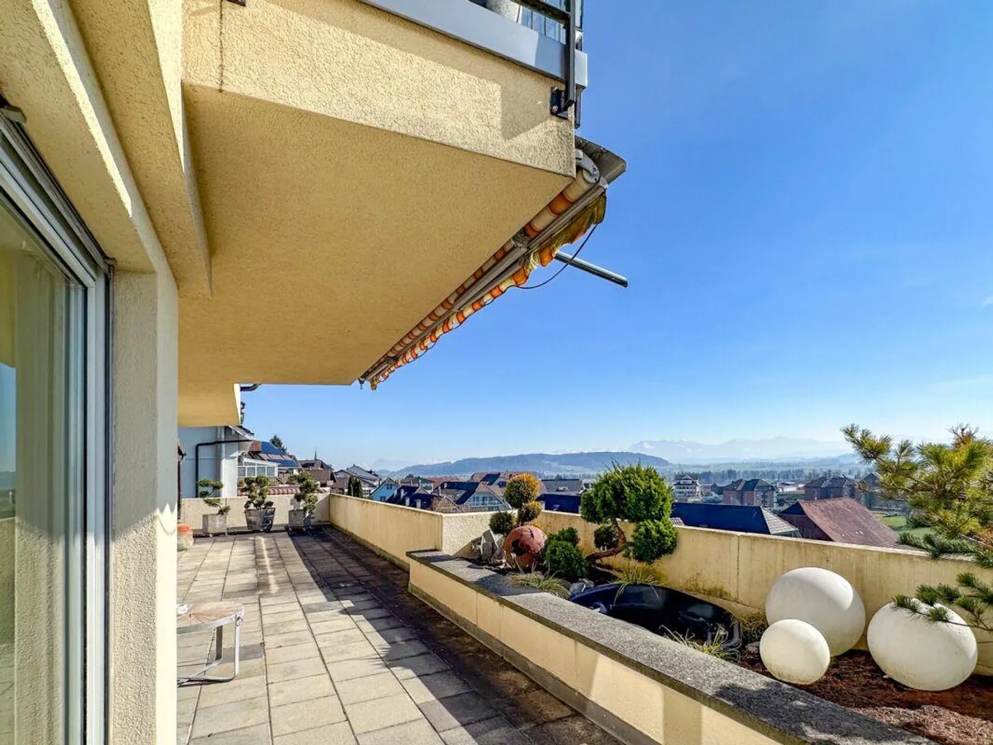 Bergpanorama hoch 3 - ein besonderes Mehrfamilienhaus - Foto 2 von 15