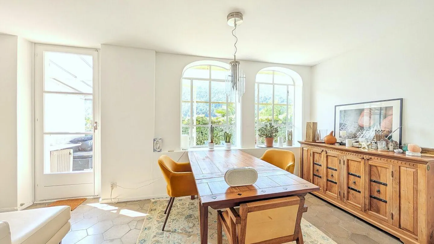Charming house with winter garden and mountain views - Photo 1 of 15
