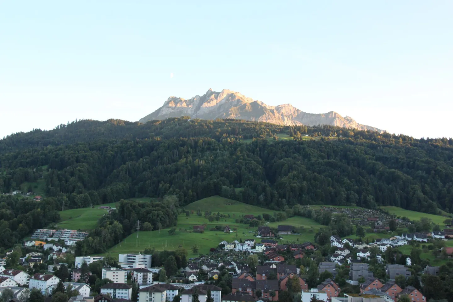 Casa bifamiliare di 4,5 stanze a Sonnenberg Kriens con vista panoramica unica - Foto 9 di 10