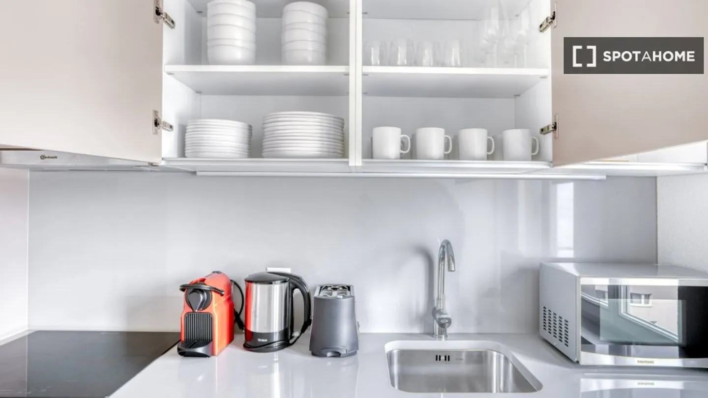 Discover, visit and rent your new home online with full confidence. - Photo 10 of 18