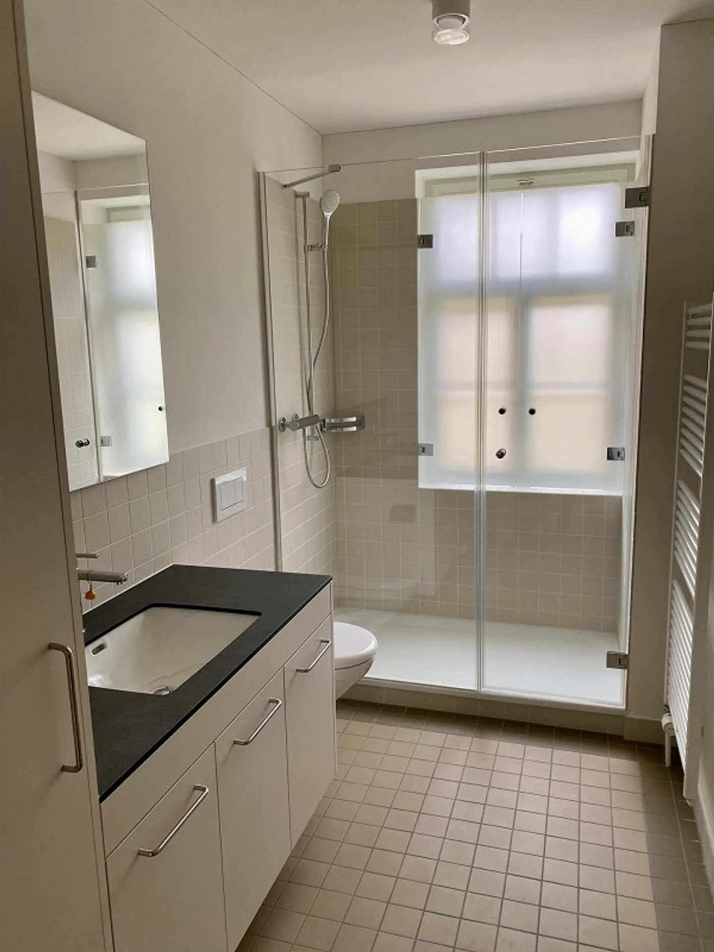 Appartement rénové de 3,5 pièces avec charme - Photo 7 sur 10