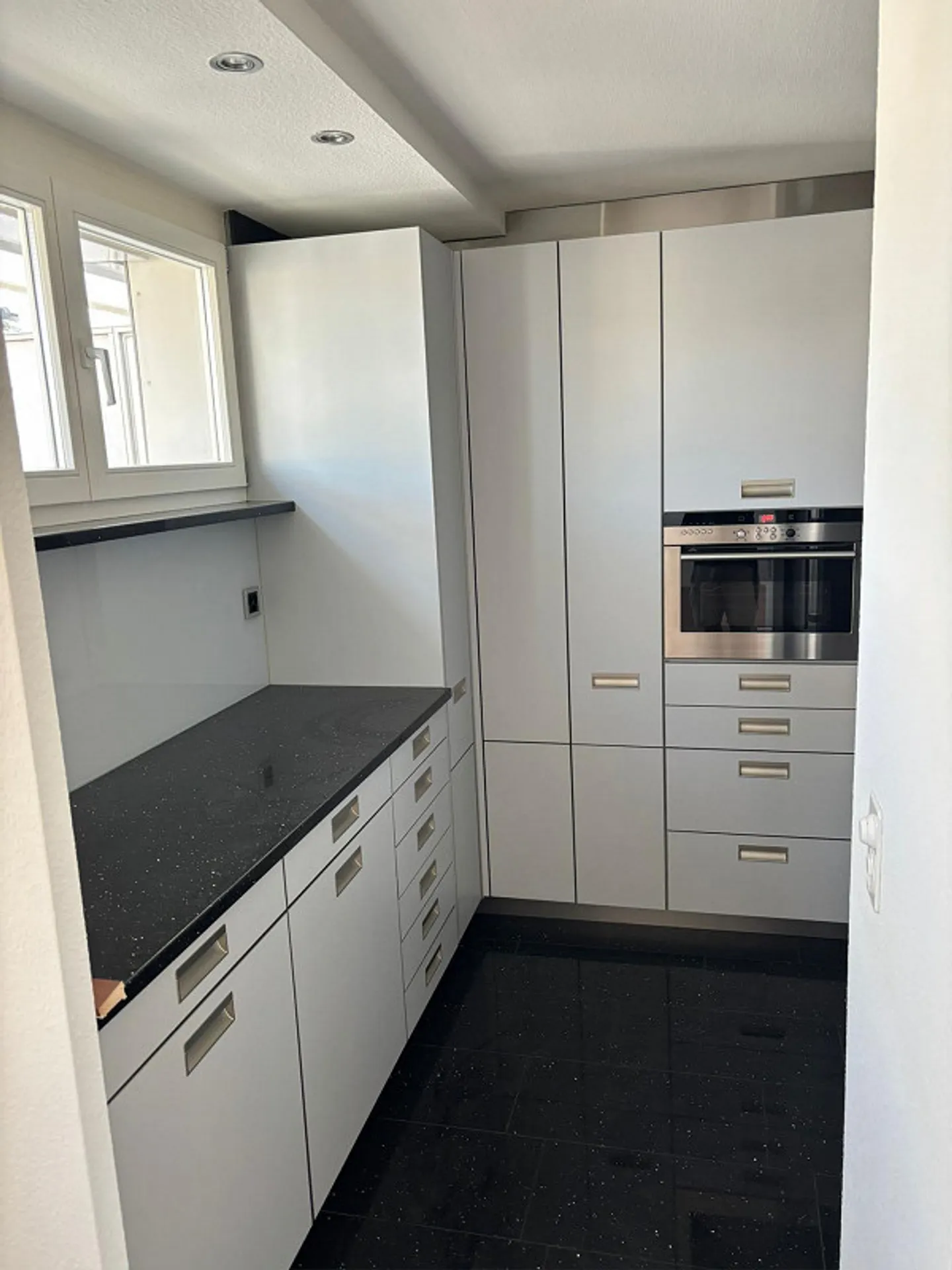 3.5 room penthouse apartment (91 m2) with 2 large terraces - Photo 3 of 10