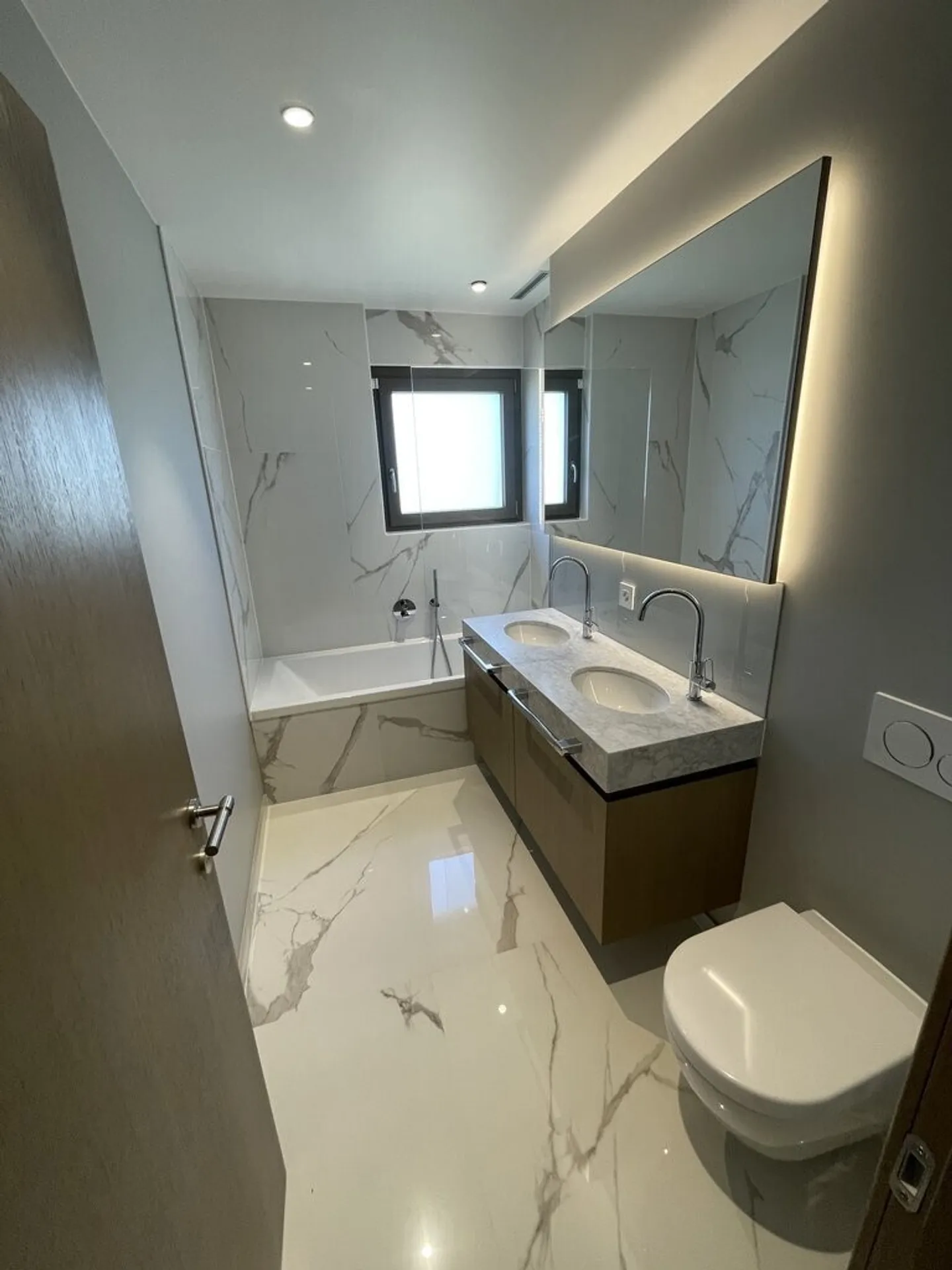 Appartement mit Ausnahmeeinrichtung in St-Sulpice / Miete verhandelbar - Foto 7 di 11