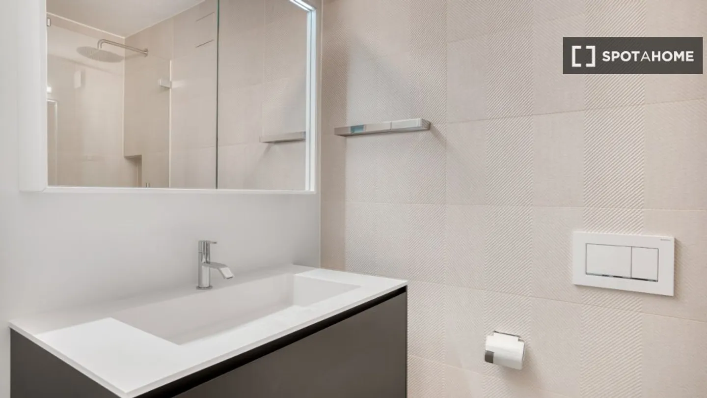 Discover, visit and rent your new home online with full confidence. - Photo 13 of 18