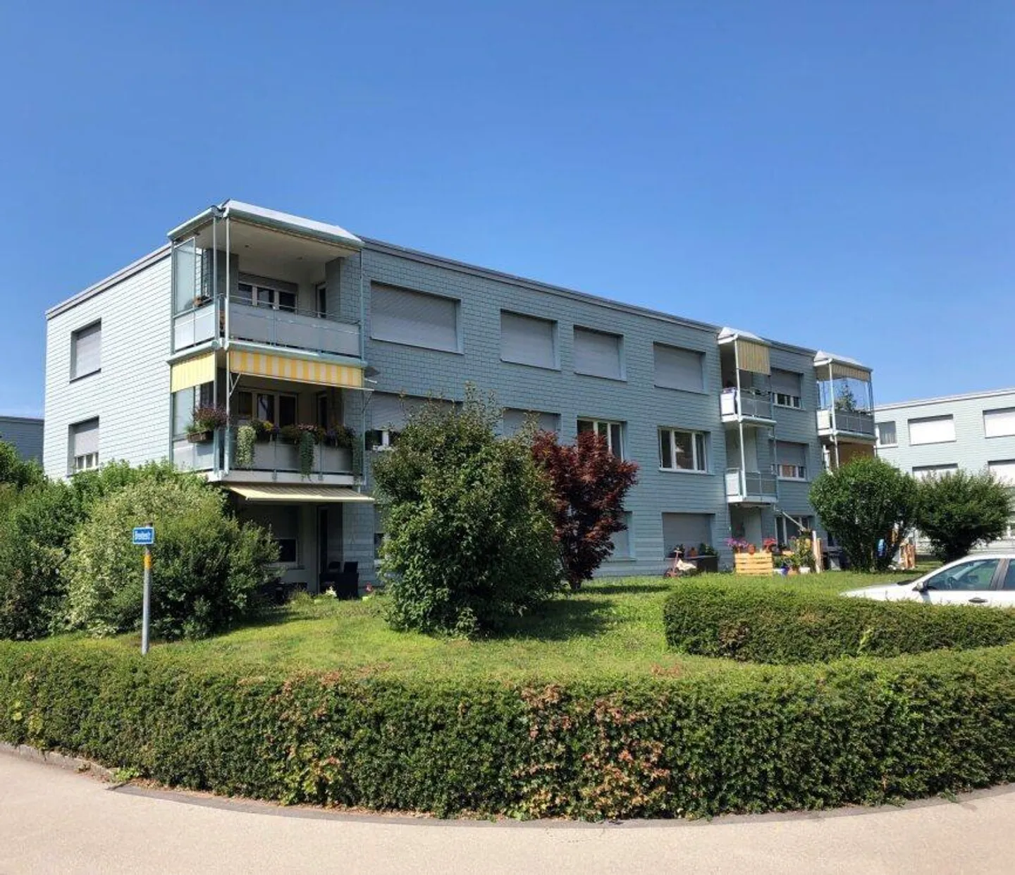 Zentral gelegen, familienfreundlich mit Gartensitzplatz - Photo 1 of 6