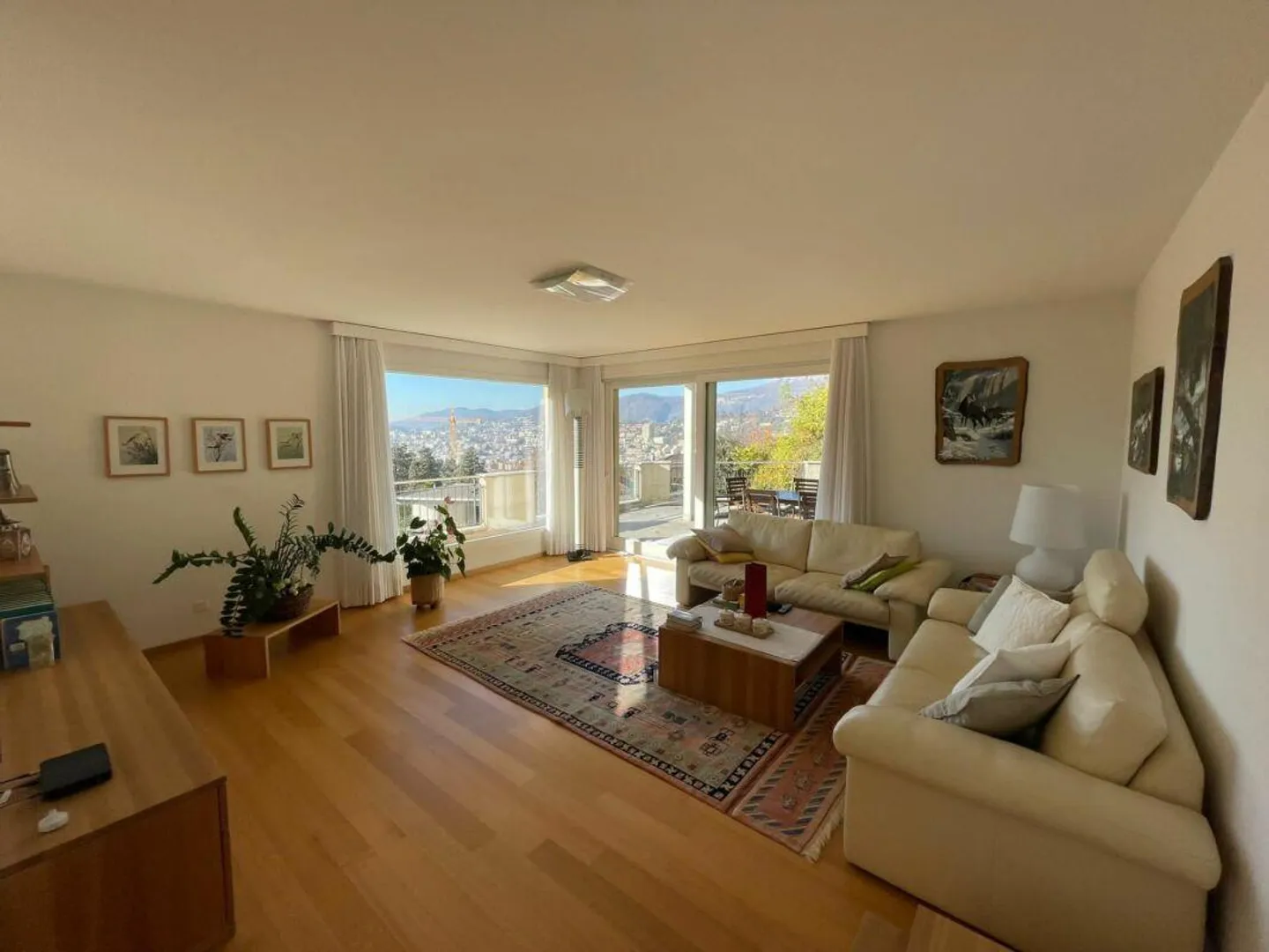 Casa di campagna interessante con giardino e vista lago - Foto 8 di 16
