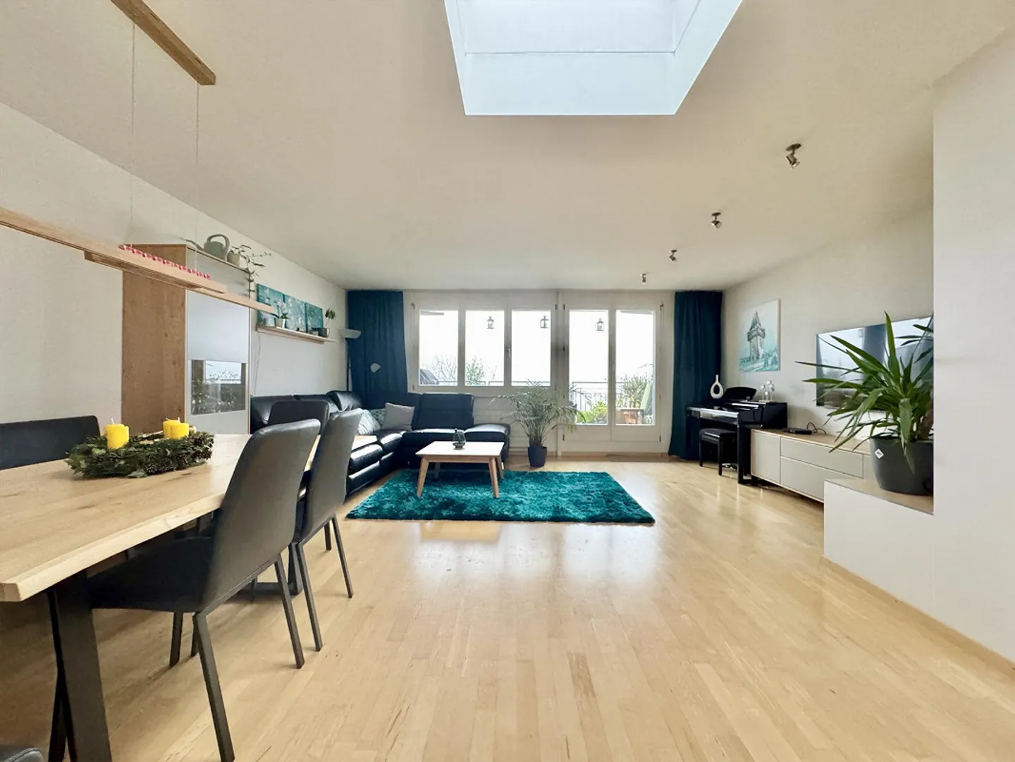 5.5-Room Maisonette with Parking Space - Centrally Located, Pleasantly Quiet - Photo 1 of 12