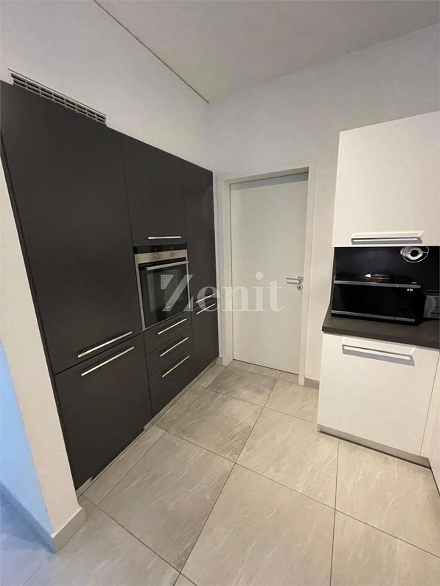 Incantevole villa bifamigliare Vezia - Foto 3 di 11
