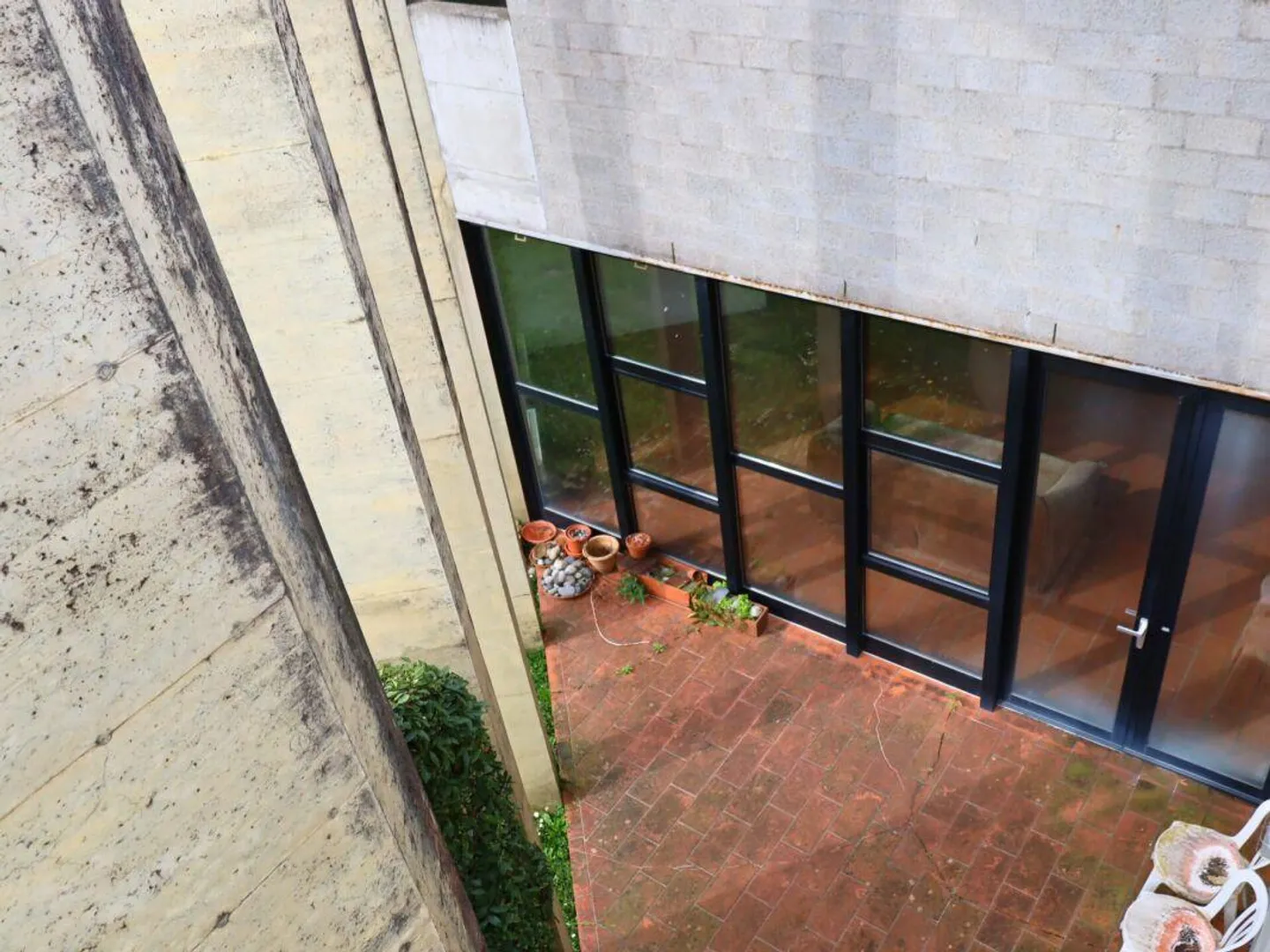 Maison unifamiliale sur trois niveaux avec terrasse panoramique et jardin - Photo 6 sur 17