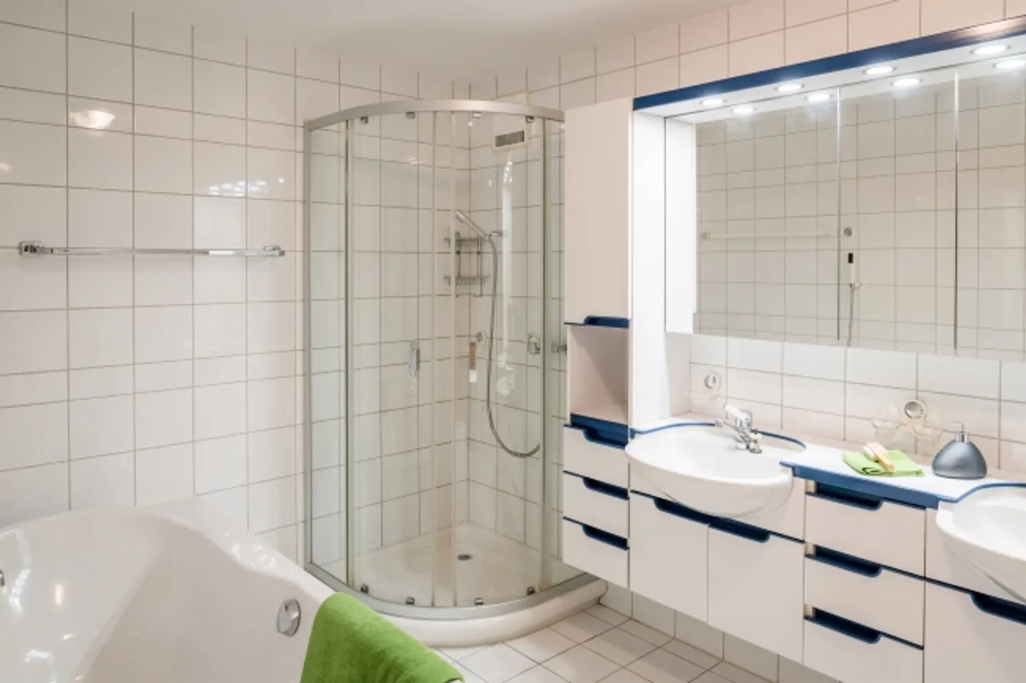 Ampio appartamento duplex con vista - Foto 4 di 11