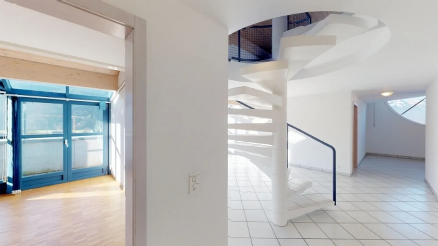 Ampio appartamento duplex con vista - Foto 8 di 11