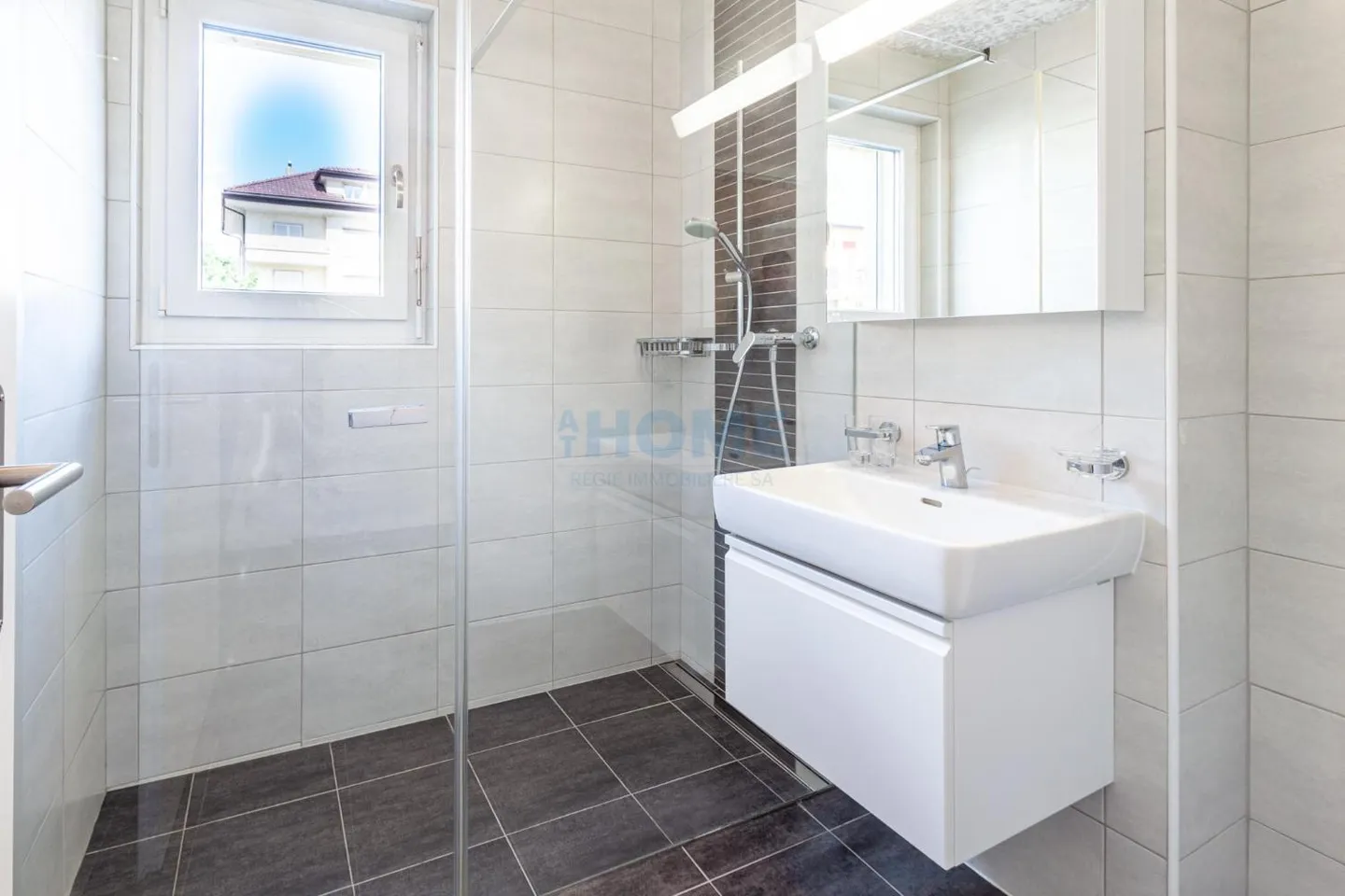 Cozy 4.5-Room Apartment in Fully - Photo 8 of 10