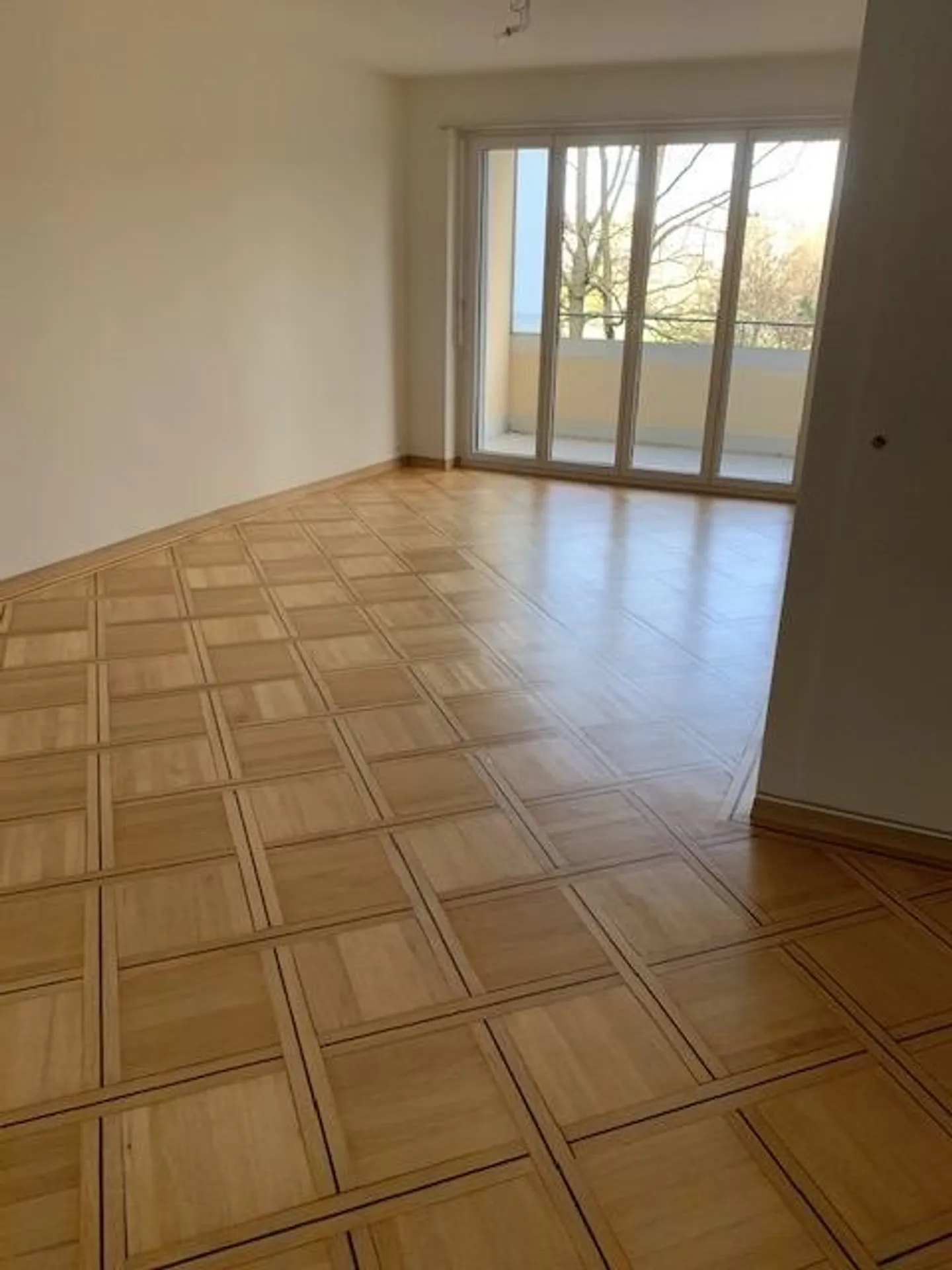 Apartment for rent - Photo 2 of 9