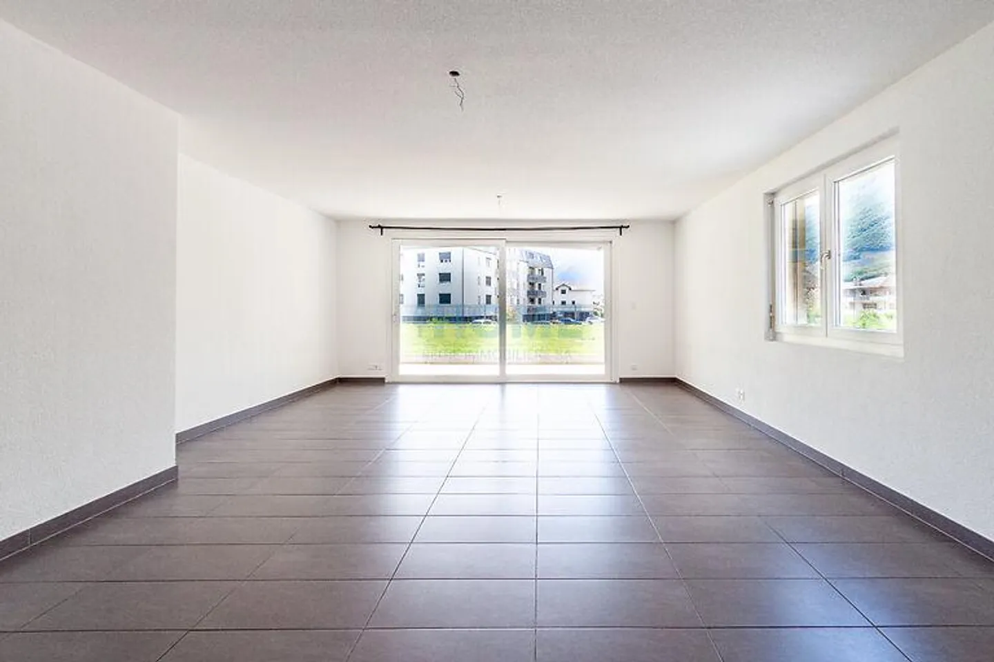 Cozy 4.5-Room Apartment in Fully - Photo 5 of 10