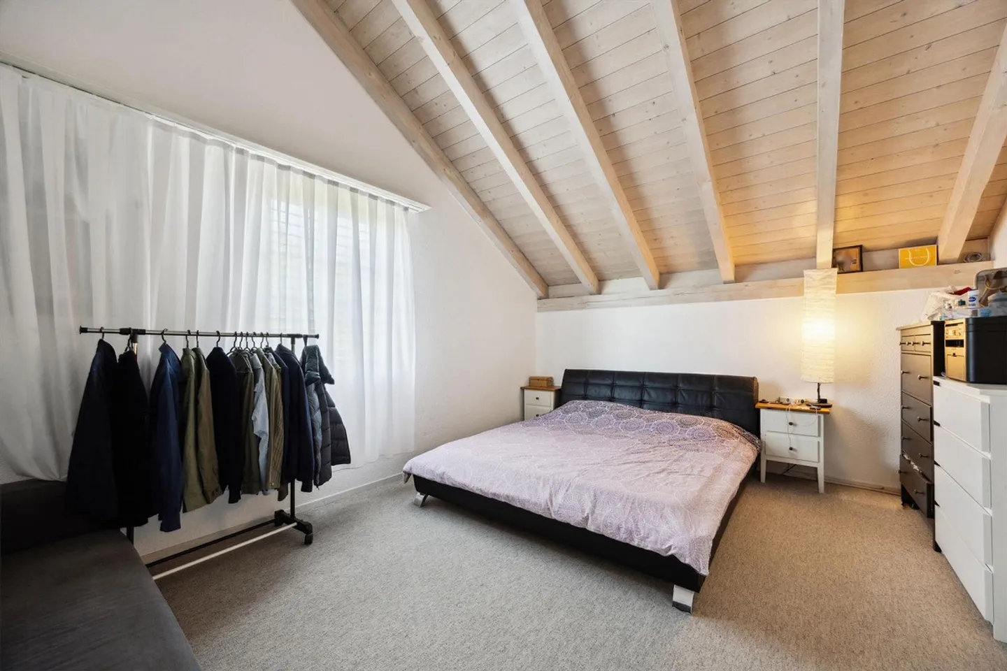 Charmante Dachwohnung mit Terrasse - Foto 6 von 13