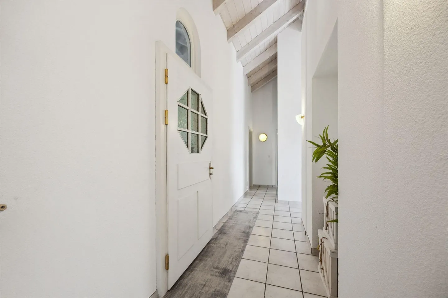 Charmante Dachwohnung mit Terrasse - Foto 9 von 13