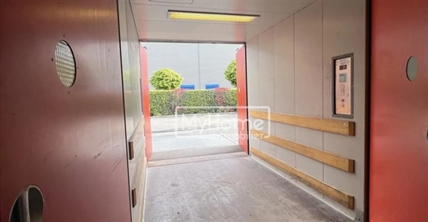 Commerce - Photo 3 of 10