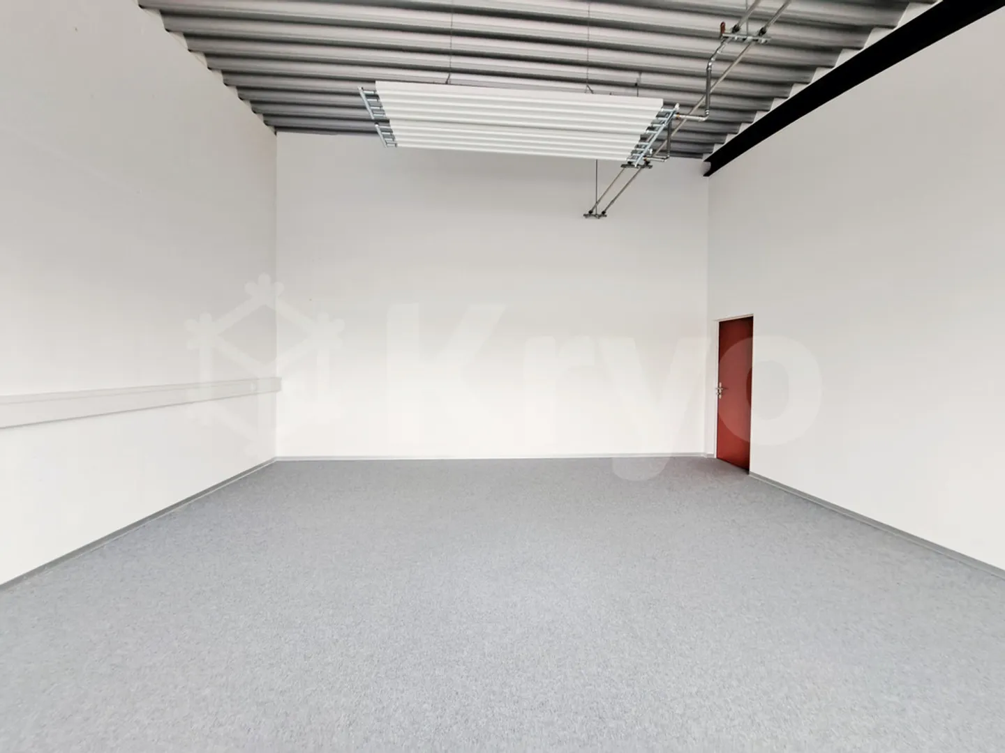 DUCATS 40 B, Commercial space in a high traffic area - Photo 1 of 3
