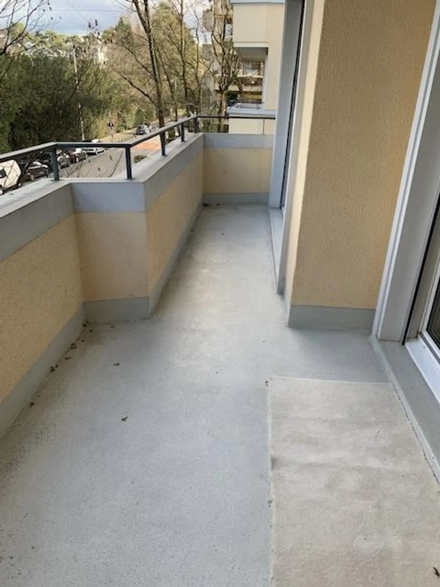 Apartment for rent - Photo 3 of 9