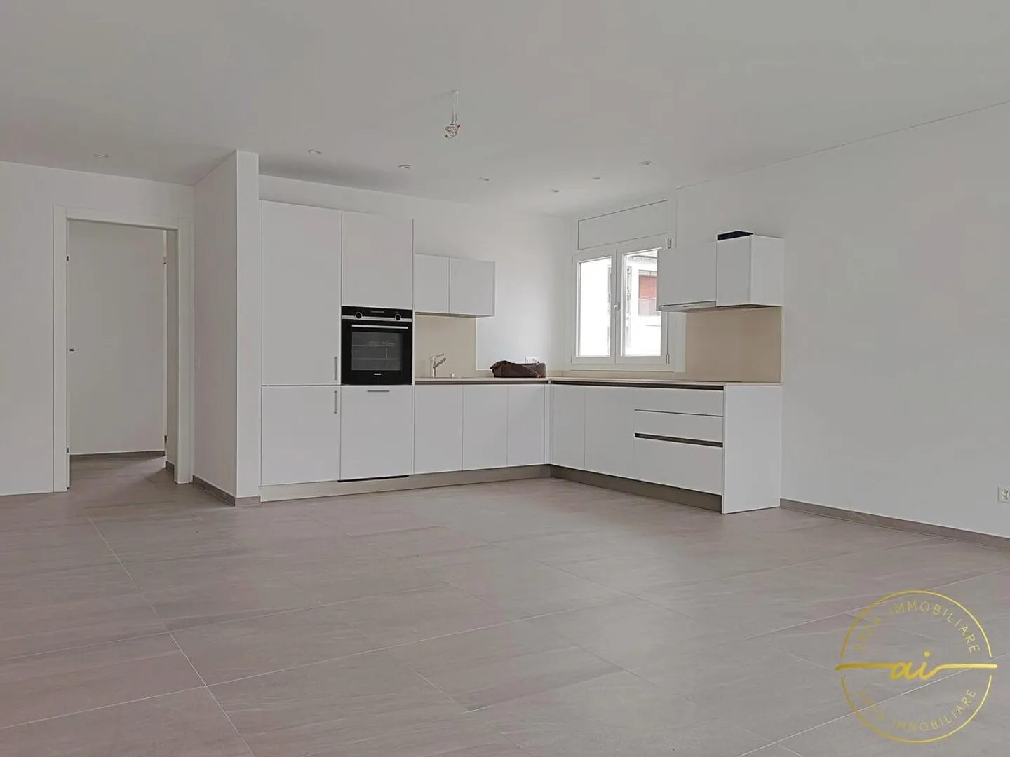 NEUE 3.5-ZIMMER-WOHNUNG IM ZWEITEN STOCK - Foto 1 von 9