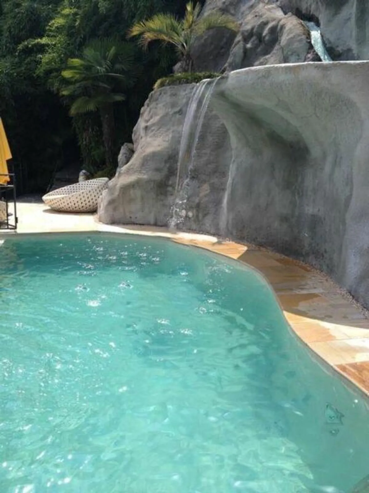 Mediterranean Villa with Infinity Pool and Panoramic Lake View in Brissago - Photo 4 of 21