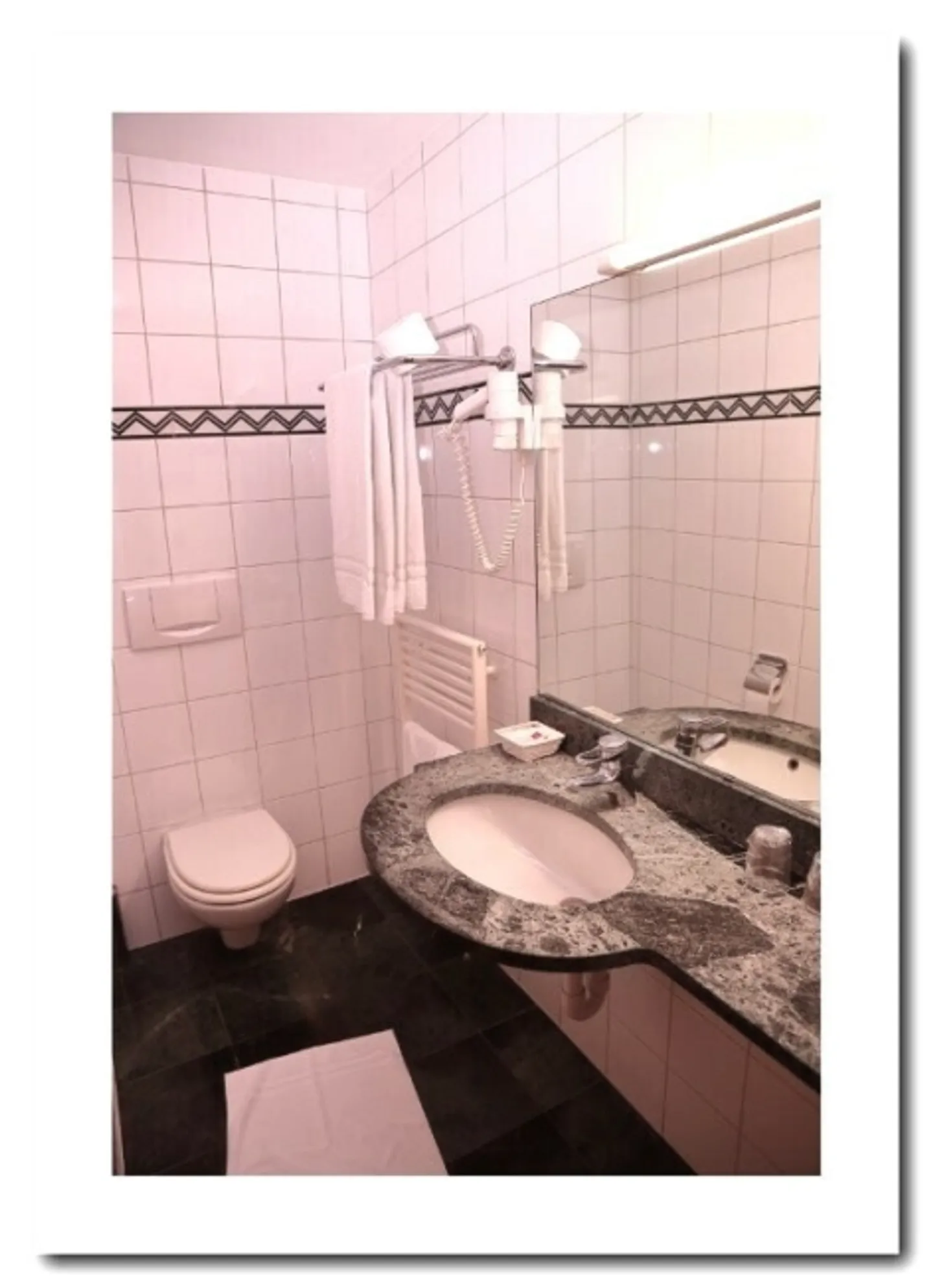 «Avec 20 places de parc bâtiment de renom entièrement loué» - Photo 20 sur 20