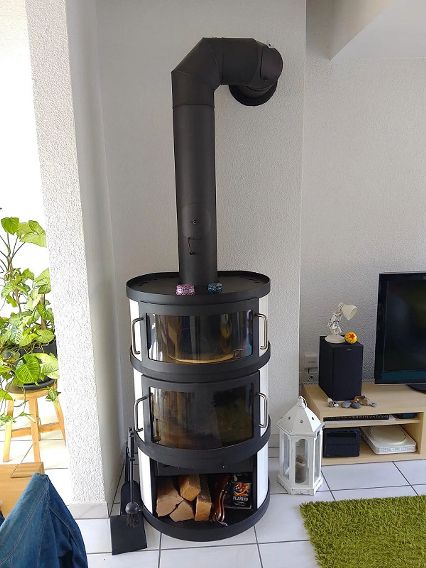 Charmante Dachwohnung mit Terrasse - Foto 4 von 17