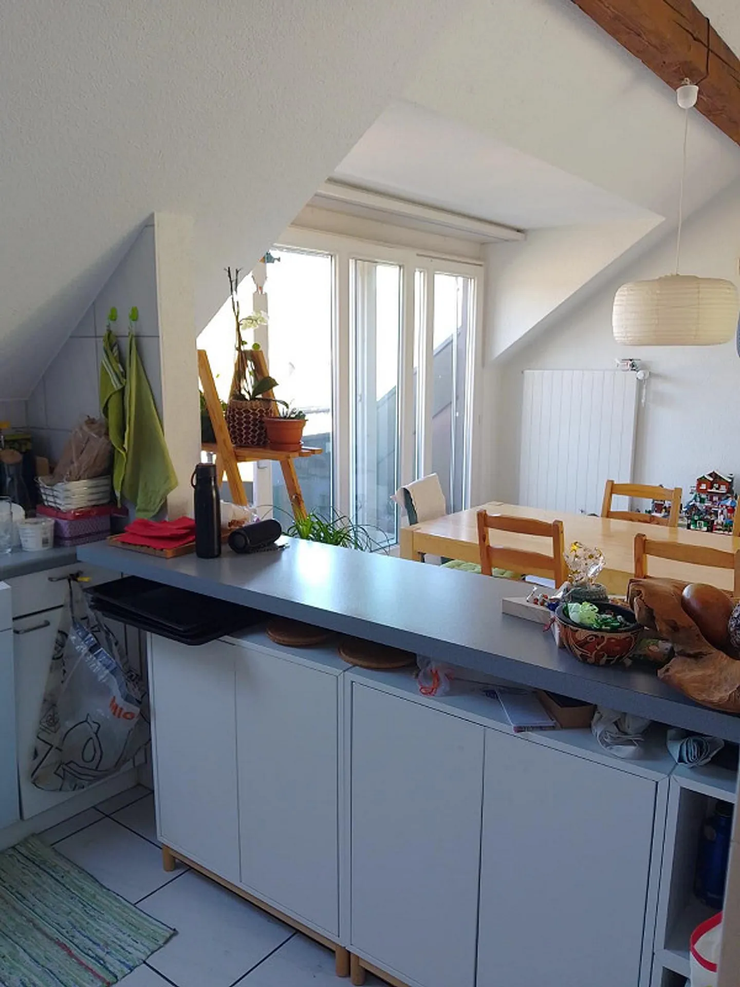 Charmante Dachwohnung mit Terrasse - Foto 8 von 17