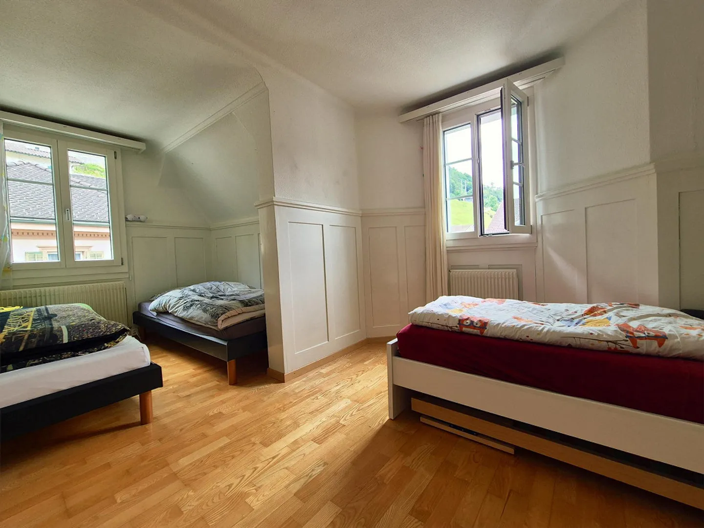 Charming 5.5 Room Old Building Apartment with Lake View in Flüelen - Photo 7 of 14
