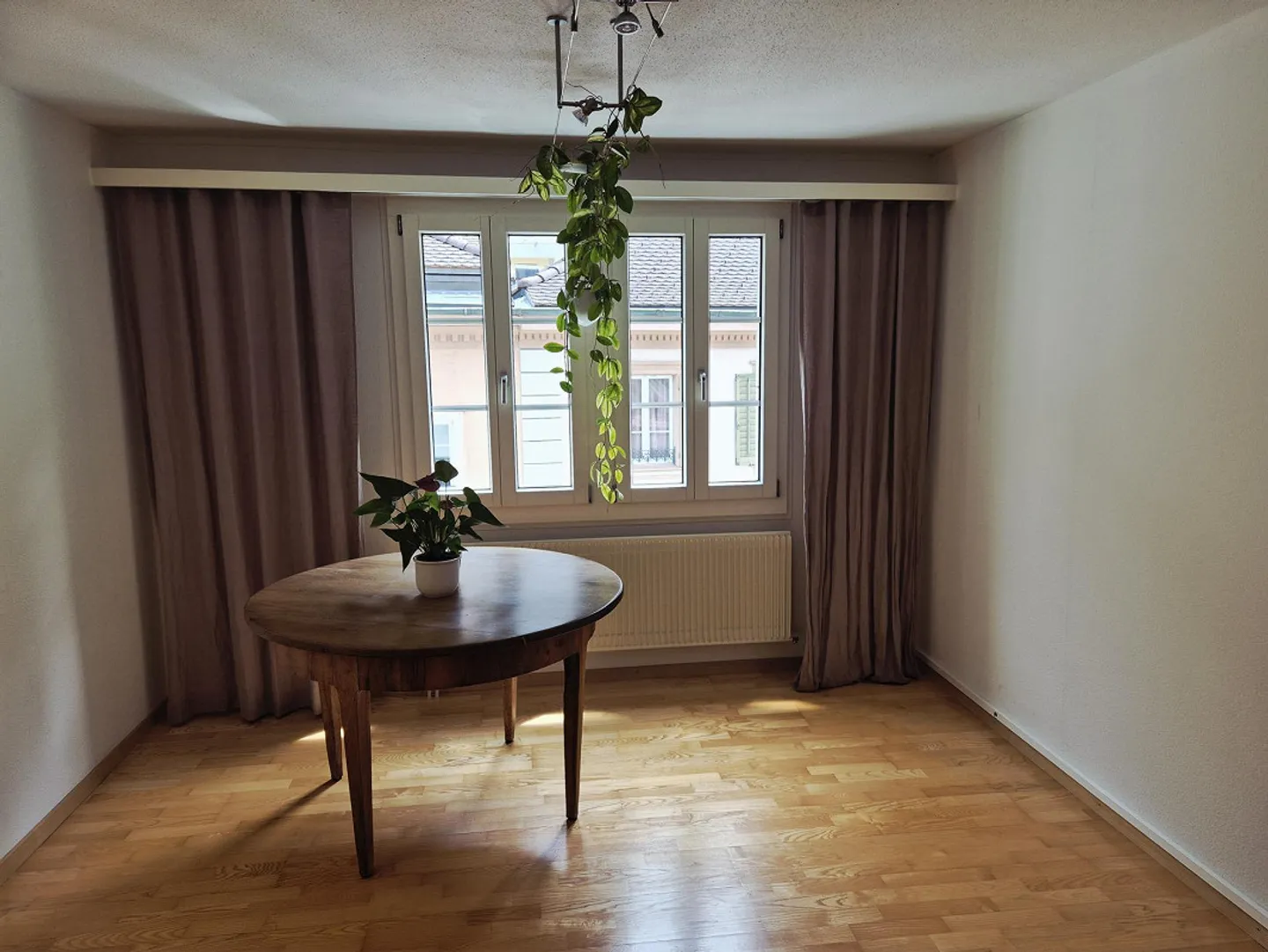 Charming 5.5 Room Old Building Apartment with Lake View in Flüelen - Photo 8 of 14